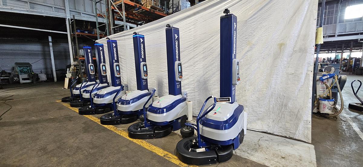 Used 2023 ROBOPAC ROBOT S7 PVS USA SELF-PROPELLED PALLET STRETCH WRAPPER – BATTERY POWERED – TOUCHSCREEN – TESTED