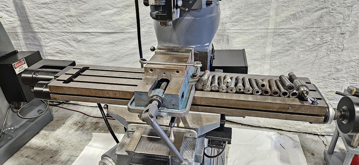 Used BRIDGEPORT SERIES I 2HP VERTICAL MILL – PROTOTRAK MX2 2-AXIS CNC / CONVERSATIONAL CONTROL – POWER FEED – VISE – COLLETS – 480V 3 PHASE – RUNNING