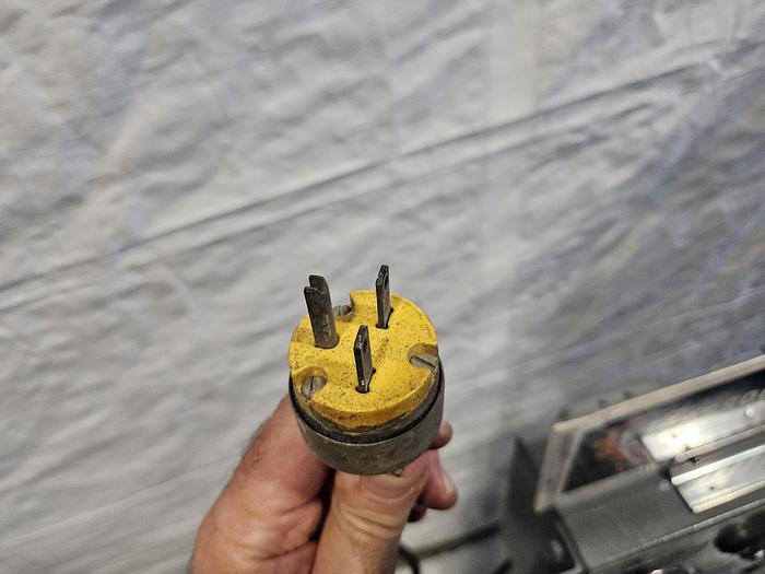 Used 12 inch Hydraulic Vulcanizer with Gauge Makes Spin Cast Rubber Molds Romanoff Brand 220V 1Phase