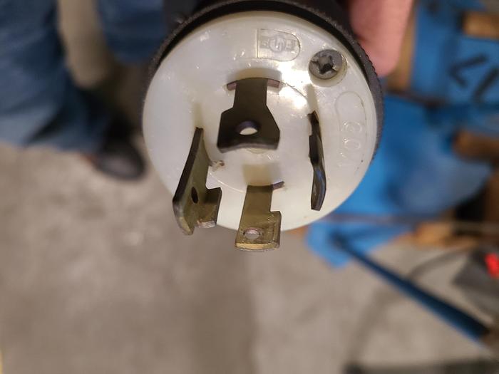 Used Donaldson Torit 4 Cartridge Dust Collector SDF 5 Hp 460 Volt 3 Phase with Checker Board