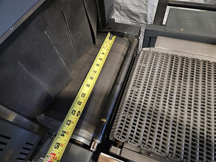 Used Heat Seal Plastic Shrink Wrap Packaging Machine Model HDS115/8IP