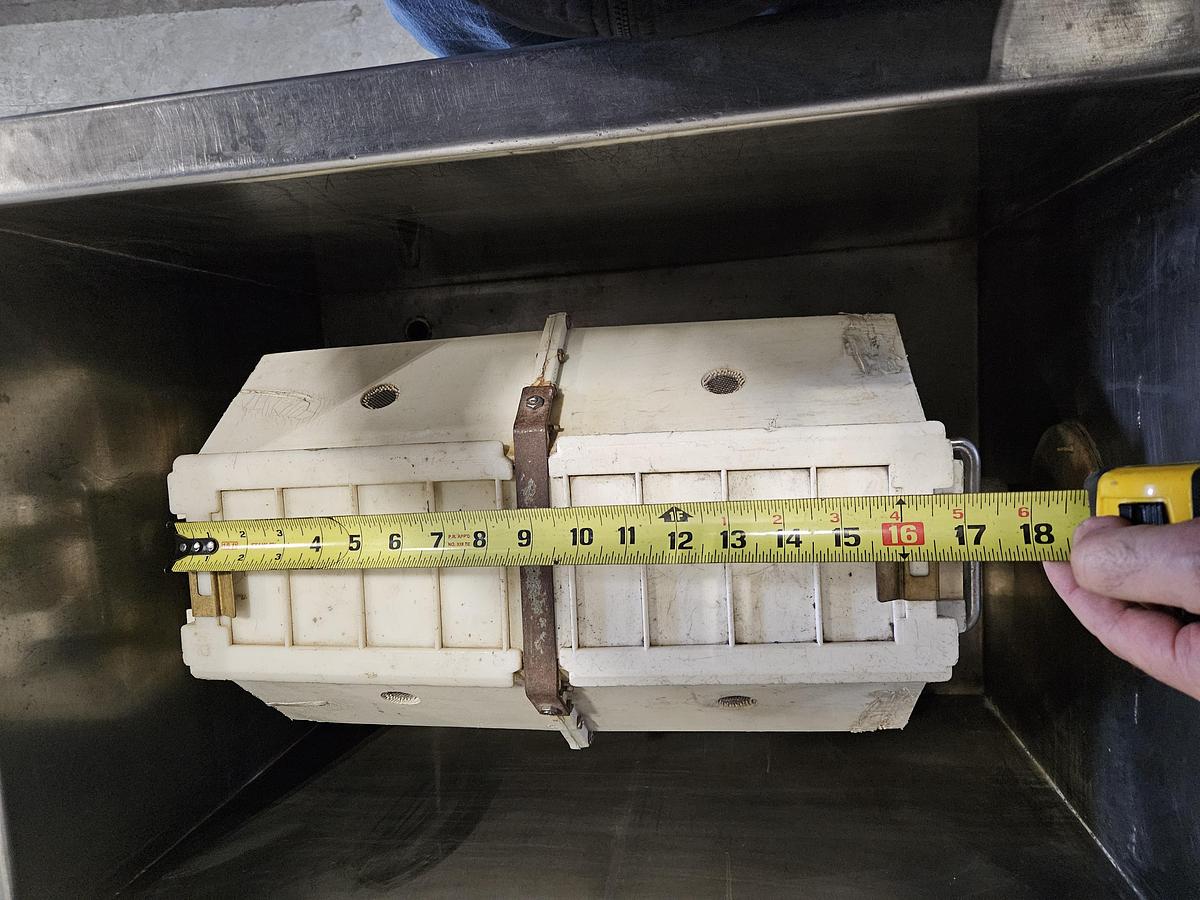 Used Greco Wet Tumbler Rotary Finishing Machine Polish Metal Automatically 110V