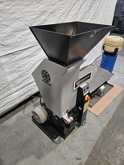 Used Rapid Model 150-21 Plastic Grinder Granulator 6 x 8 inch Throat 3 HP 220V 3Phase