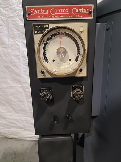 Used Sentry Electric Heat Treating Furnace 2500 F Max 220 Volts