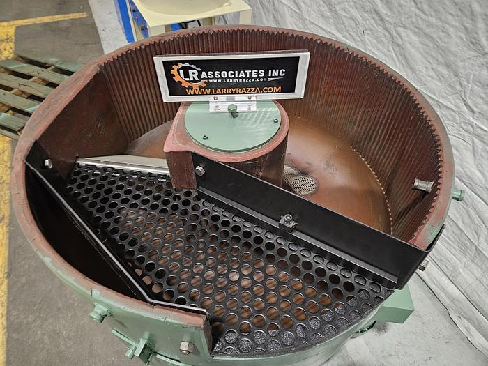 Used Ultramatic SVB 3.5 Cubic Ft Vibratory Tumbler Finishing Machine with Automatic Separation (wired 115V) Pristine Condition!