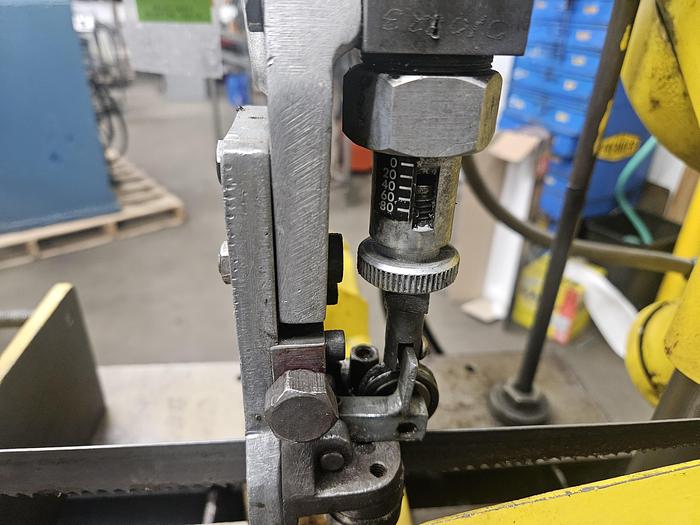 Used Wells 9" x 18" W-9 Double Column Horizontal Metal Band Saw Series 1 Hydraulic Control