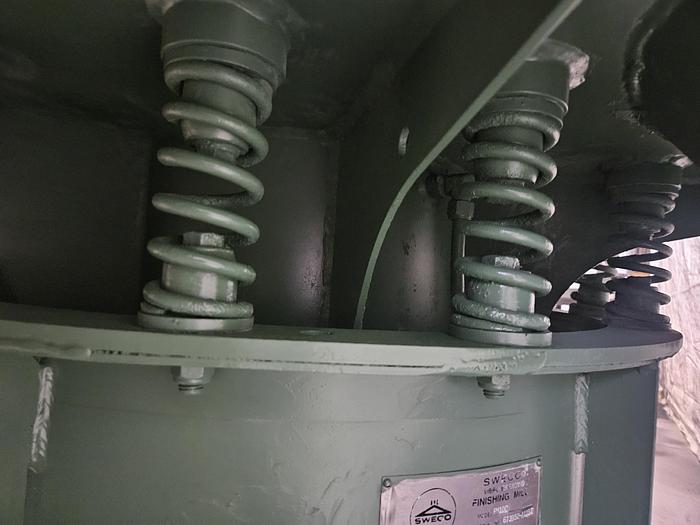 Used Sweco 10 Cubic Ft. Vibratory Finishing Machine Automatically Finish Metal or Plastic... Pristine!!