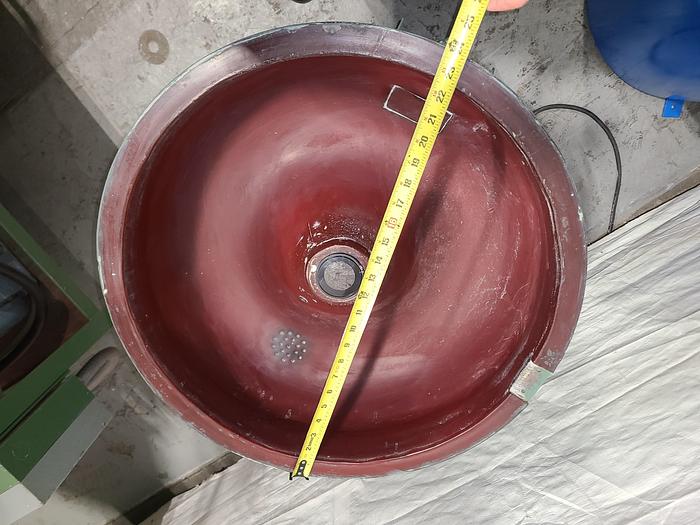 Used Ultramatic 24 Inch Vibratory Finishing Machine 110 Volts