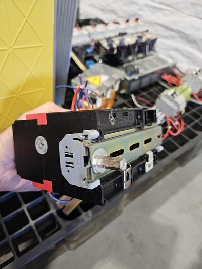 Used SCHNEIDER Preventa XPSAT5110 Safety Relay TESTED!!