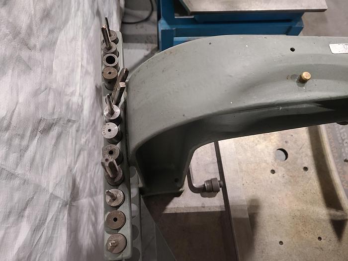 Used Lassy 12F Thread Tapping Machine with Tooling