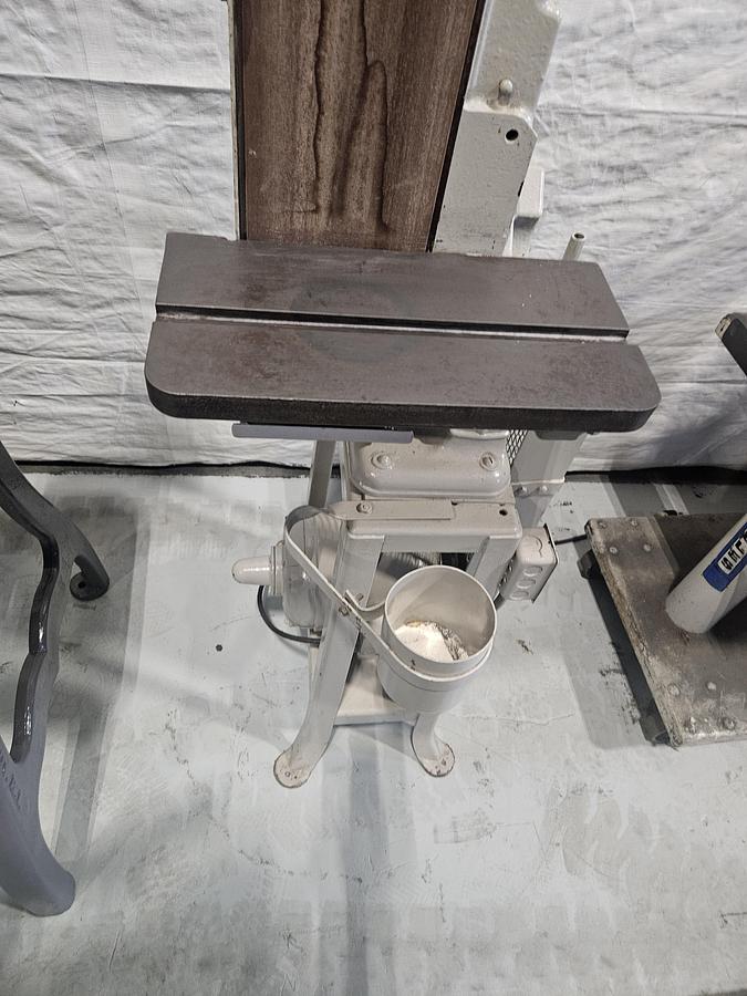 Used Delta Super Heavy Duty 6 Inch Belt Sander 110 V on Stand