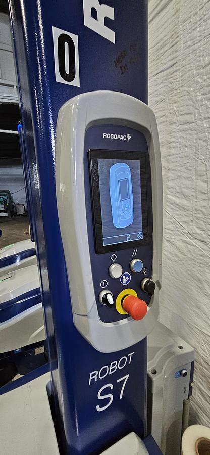 Used 2023 ROBOPAC ROBOT S7 PVS USA SELF-PROPELLED PALLET STRETCH WRAPPER – BATTERY POWERED – TOUCHSCREEN – TESTED