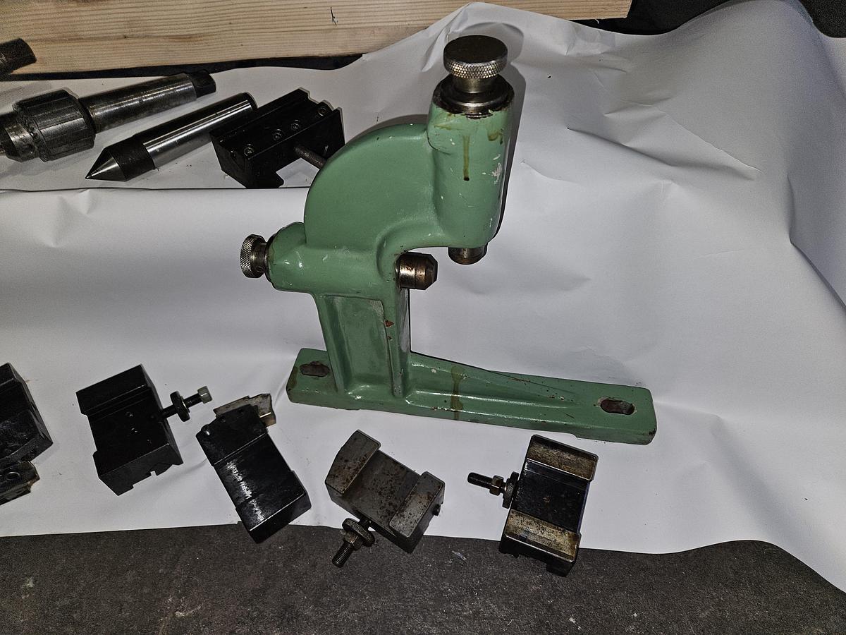 Used VICTOR 1640B ENGINE LATHE – 16" x 40" – 7.5 HP – TOOLING PACKAGE – EXCELLENT CONDITION