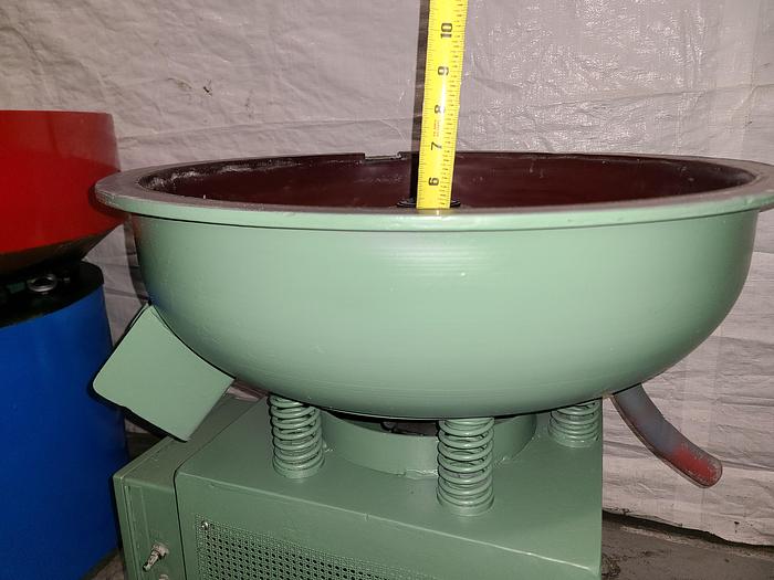 Used Ultramatic 24 Inch Vibratory Finishing Machine 110 Volts