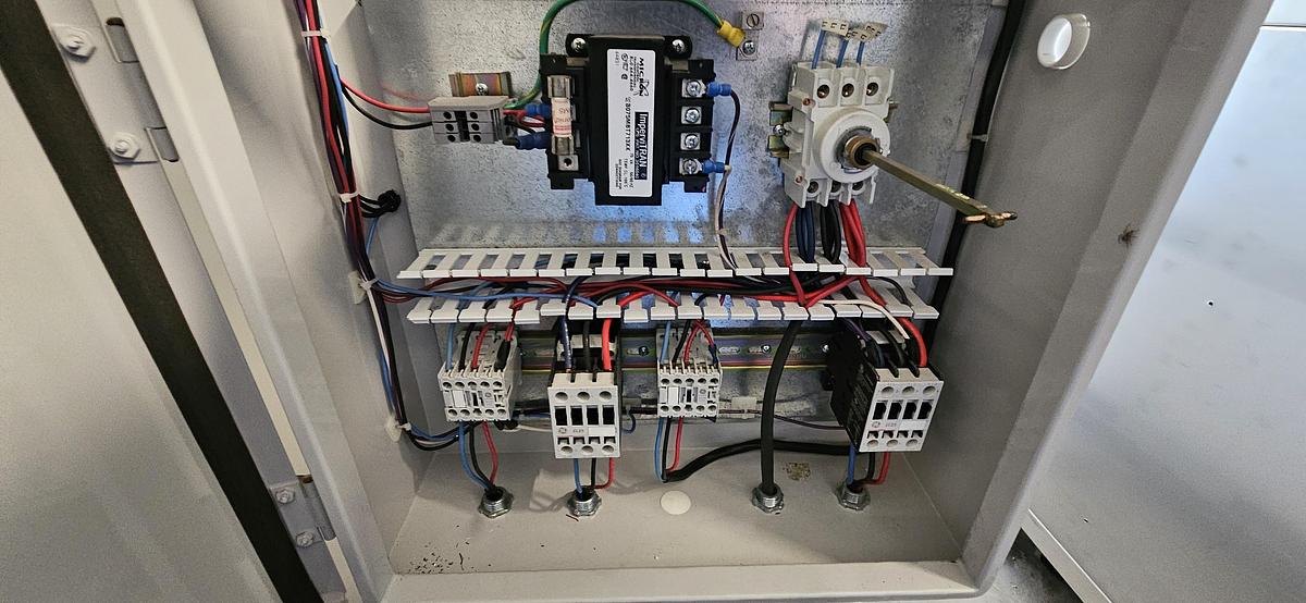 Used SCHREIBER MODEL 200AC INDUSTRIAL PROCESS CHILLER – 460V – CAREL pCO DIGITAL CONTROLLER – REMOTE CONTROLLER INCLUDED – TWO AVAILABLE