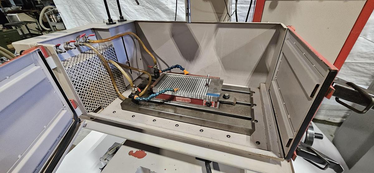 Used EDM TECHNOLOGY OMEGA 405-B SINKER EDM – 30 AMP POWER SUPPLY – MITUTOYO DIGITAL READOUT – MAGNETIC CHUCK – 220V 3 PHASE – 1990