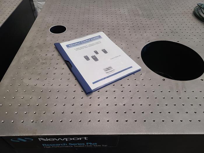 Used Newport RS2000 Sealed Hole Table Top with Tuned Damping and Legs