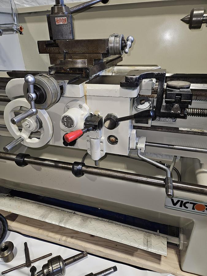 Used VICTOR 1640B ENGINE LATHE – 16" x 40" – 7.5 HP – TOOLING PACKAGE – EXCELLENT CONDITION