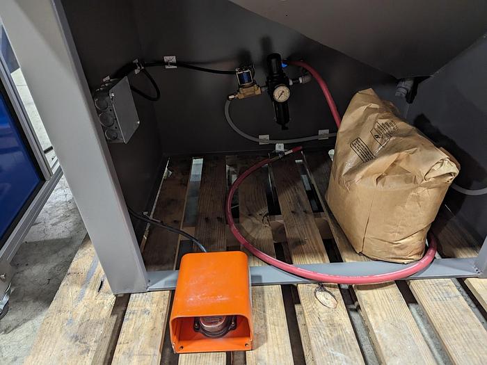 Refurbished Refurbished Dry Blast Cabinet 36" x 34" 110V Sand Glass Abrasive Pressure Blast