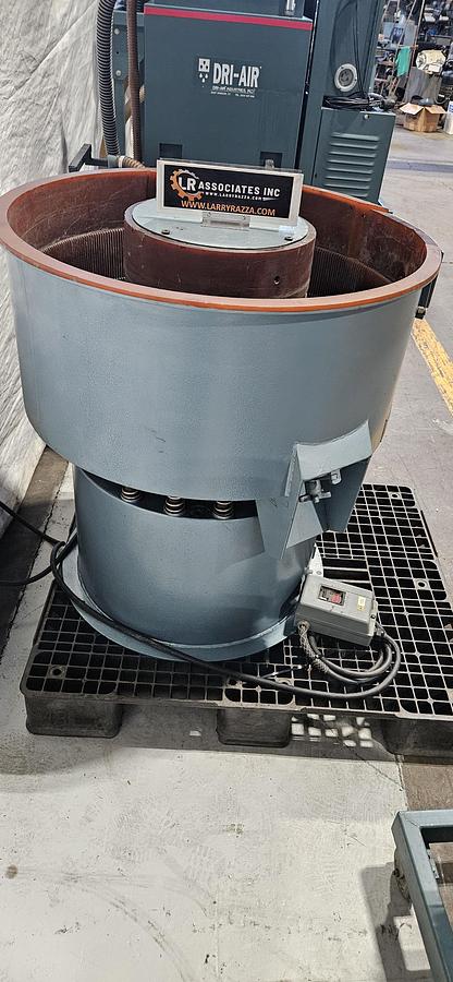 Used ULTRAMATIC RUBBER-LINED VIBRATORY FINISHING TUMBLING MACHINE – APPROX. 4 CU. FT. – 36" BOWL – 220V 3 PHASE – DUMP DISCHARGE – TESTED