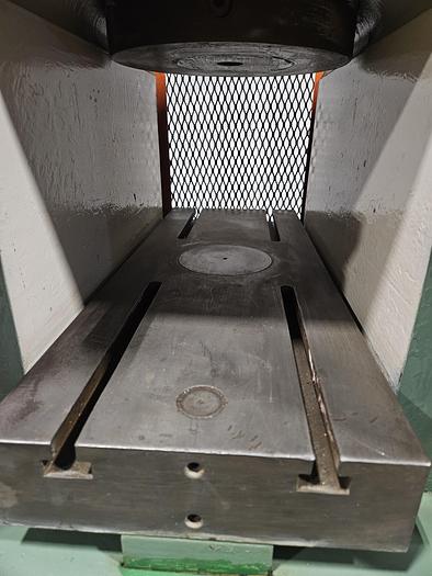 Refurbished 550 ton Hydraulic Coining Press CMC