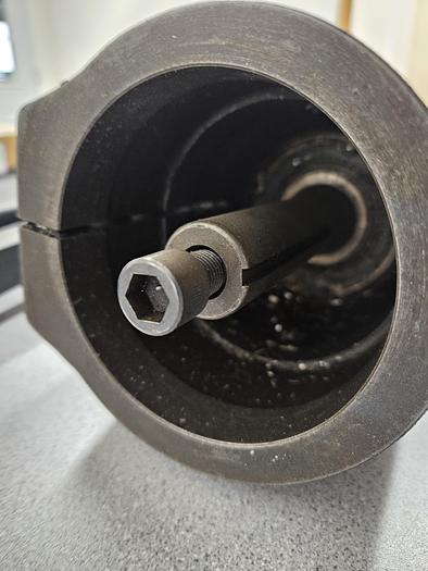 Used Right Angle Horizontal Milling Attachment for Bridgeport Mill 