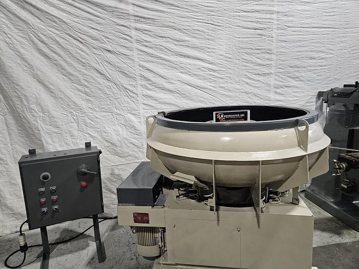 Refurbished Ultramatic 20 Cubic Ft Vibratory Finisher Finishing Machine Automatically Polish Deburr Metal & Plastic 