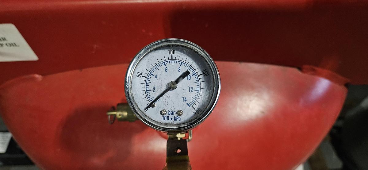 Used GENERAL AIR PRODUCTS NCP-2200D-4B AIR COMPRESSOR PACKAGE – 7.5 HP – 60 GALLON TANK – 200 PSI – AFTERCOOLER EQUIPPED