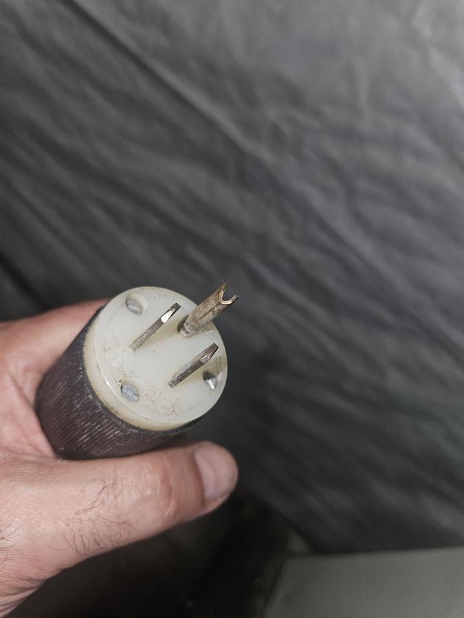 Used Delta Super Heavy Duty 6 Inch Belt Sander 110 V on Stand