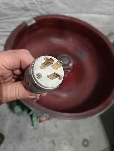 Used Ultramatic 24 Inch Vibratory Finishing Machine 110 Volts