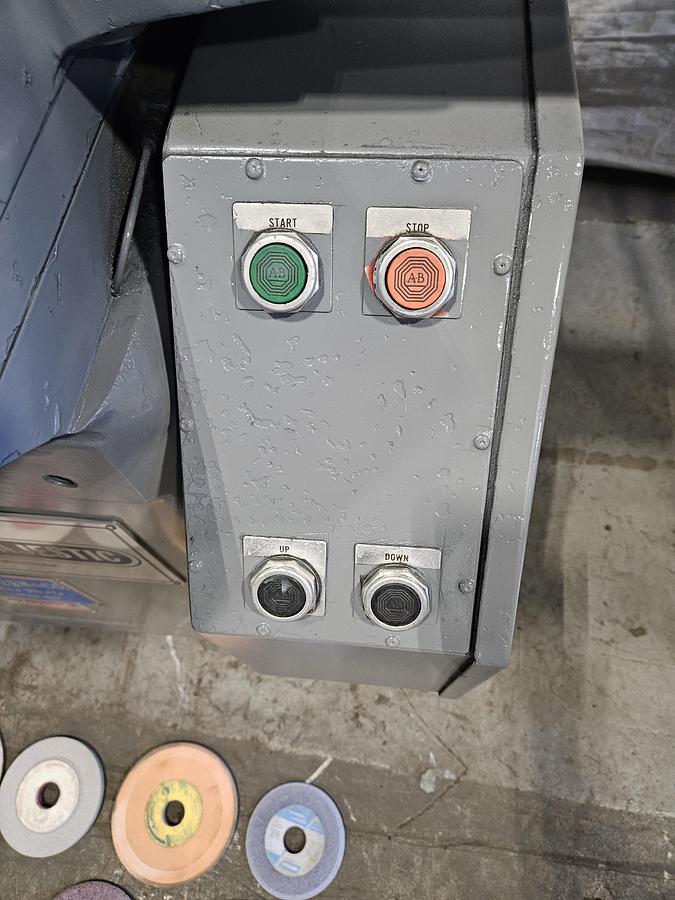 Used PARKER MAJESTIC 6" x 12" MANUAL SURFACE GRINDER – POWER Z-AXIS – DRO – ELECTRIC MAG CHUCK – SINGLE-POINT LUBE – DUAL VOLTAGE – EXCELLENT CONDITION