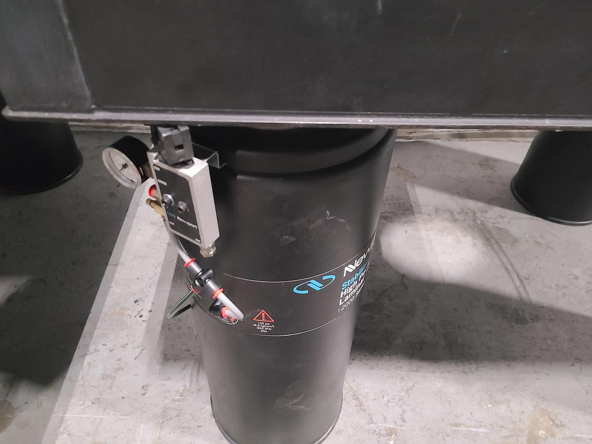 Used Newport RS2000 Sealed Hole Table Top with Tuned Damping and Legs