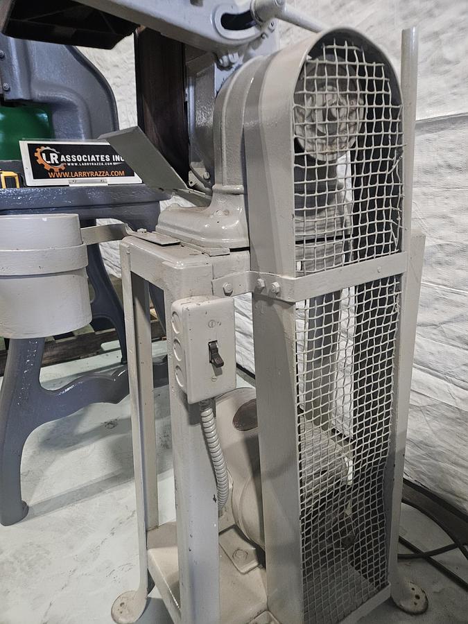 Used Delta Super Heavy Duty 6 Inch Belt Sander 110 V on Stand