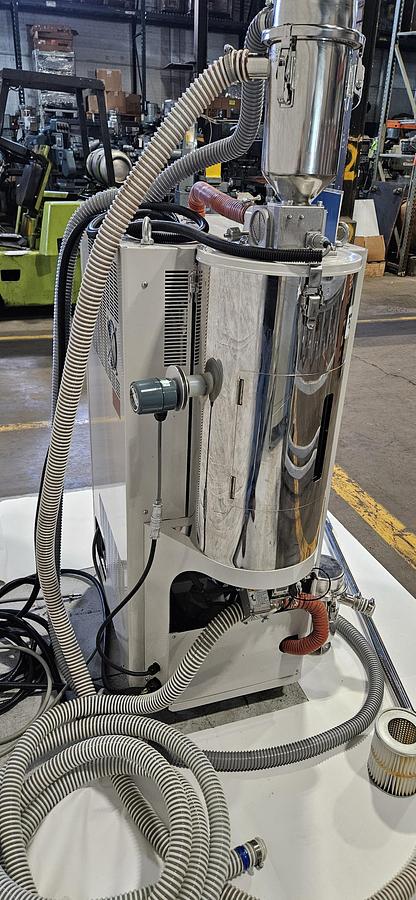 Used MATSUI MJ3-15-U HIGH TEMPERATURE DESICCANT RESIN DRYER – STAINLESS STEEL DRYING HOPPER – HOPPER LOADER – 230V / 3 PHASE – EXCELLENT CONDITION