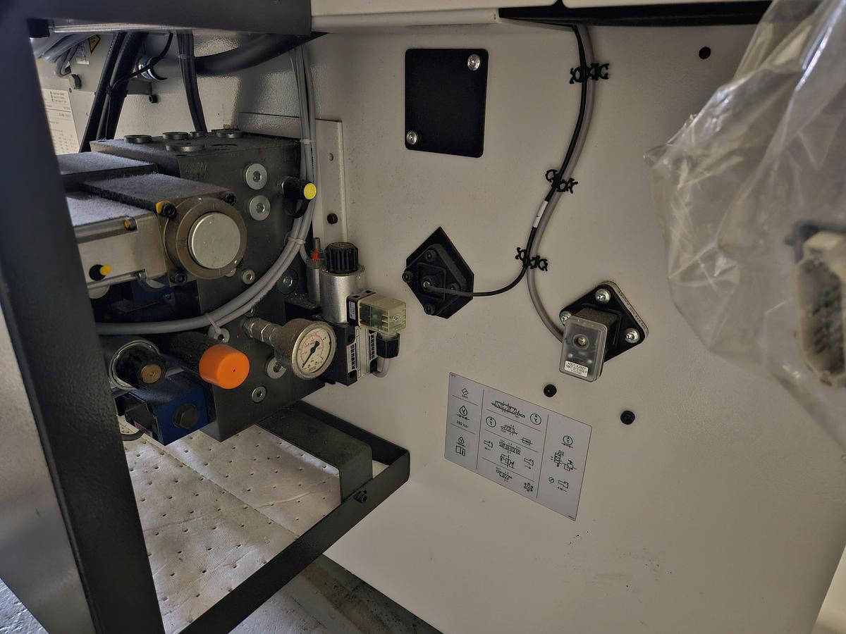 Used 2016 Arburg 470 C 1500-400 Golden Edition 165 Ton 6.5 oz. Allrounder Injection Molding Machine PRISTINE!!!