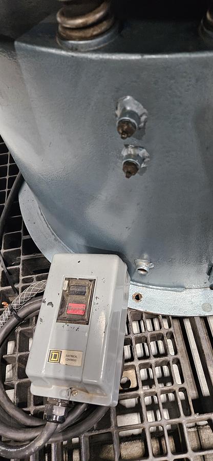 Used ULTRAMATIC RUBBER-LINED VIBRATORY FINISHING TUMBLING MACHINE – APPROX. 4 CU. FT. – 36" BOWL – 220V 3 PHASE – DUMP DISCHARGE – TESTED