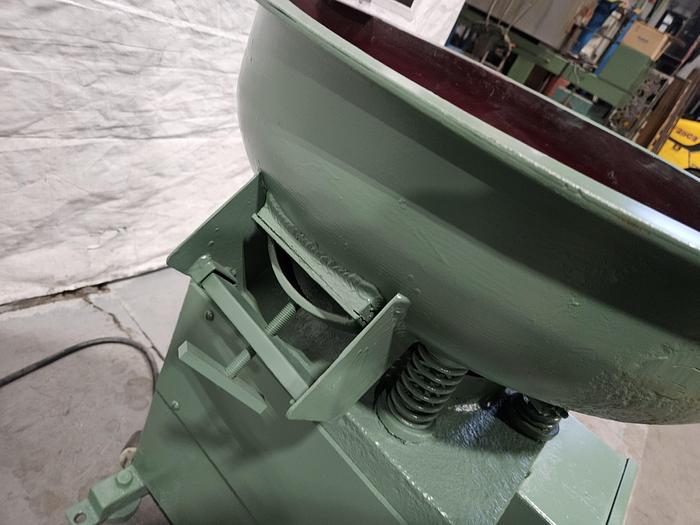 Used Ultramatic 24 Inch Vibratory Finishing Machine 110 Volts Polish Deburr Metal Plastic
