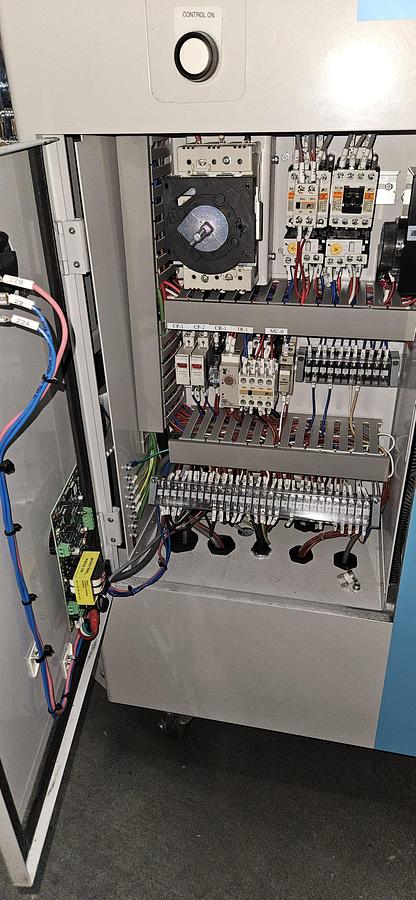 Used MATSUI MJ3-15-U HIGH TEMPERATURE DESICCANT RESIN DRYER – STAINLESS STEEL DRYING HOPPER – HOPPER LOADER – 230V / 3 PHASE – EXCELLENT CONDITION