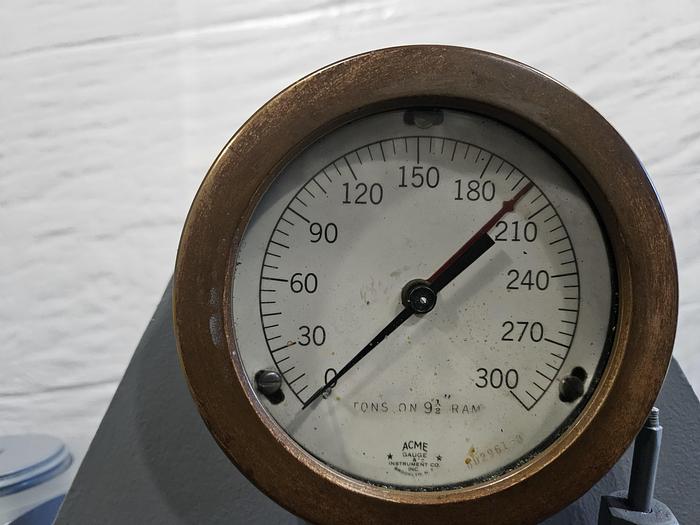 Used Clifton 200 Ton Hydraulic Hobbing Coining Press Metal Forming Brass Copper Steel Gold Silver 