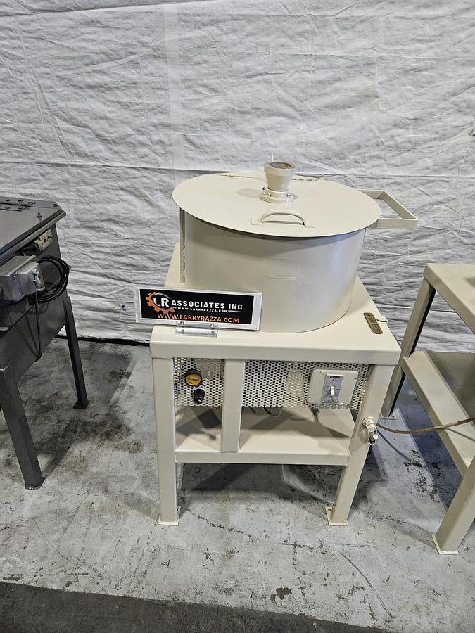 Used Contenti 12 inch Spin Casting Machine for Rubber Mold Fishing Lure Lead Jigs 110V