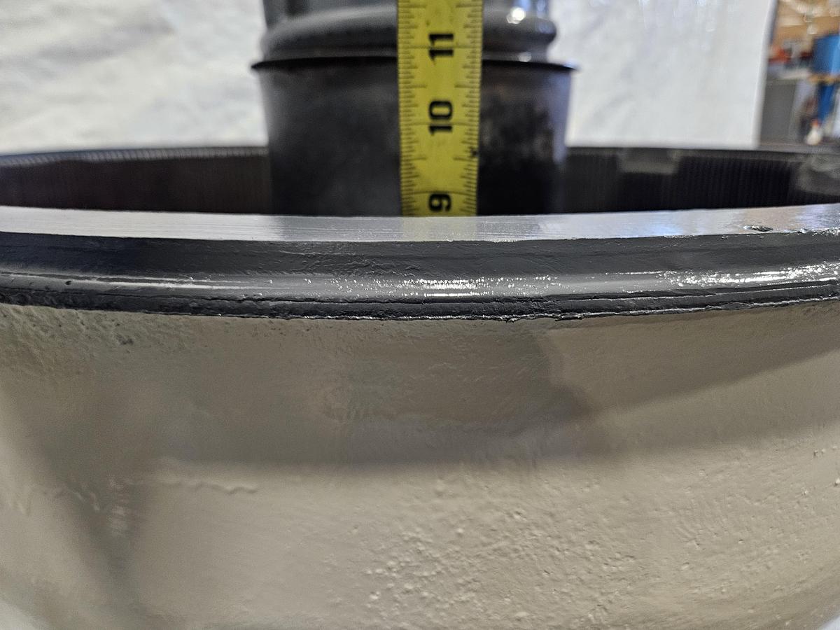 Used  Boulton FM-3-D Vibratory Finishing Machine 3 cubic foot Tumble Polish Deburr Metal