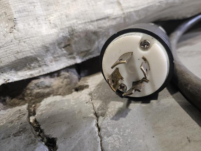 Used Mitsui High-Tec MHT 6 x 12 Precision Surface Grinder 200MH with DRO Speed Control Walker Chuck