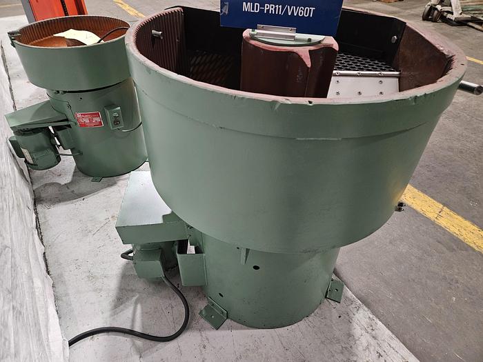 Used Ultramatic SVB 3.5 Cubic Ft Vibratory Tumbler Finishing Machine with Automatic Separation (wired 115V) Pristine Condition!