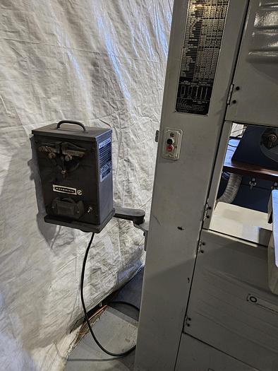 Used Rockwell Delta 20 Inch Metal Vertical Band Saw with Blade Welder 220V 3 Phase Variable Speed