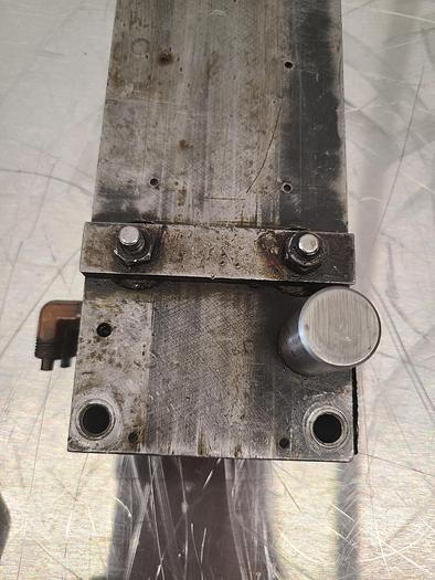 Used Rapid Air Automatic Stock Feed Model A6 Stamping Press Flat or Wire Feeder