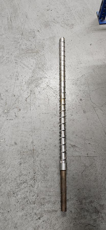 Used Extruder Screw 1-1/2" x 32-1/2" Flight Area