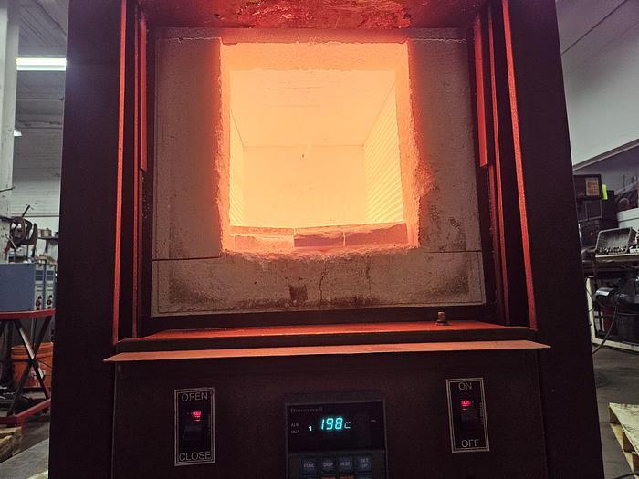 Used Heat Treating Furnace K H Huppert with Pneumatic Door Max. 2000F Tested!!