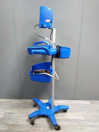 Gebraucht GE Carescape V100 Vitalparameter-Patientenmonitor auf Dinamap Rollstand