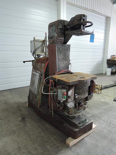 Used BRITISH MOLDING MACHINE TYPE BT1 MANUAL MOLDING MACHINE