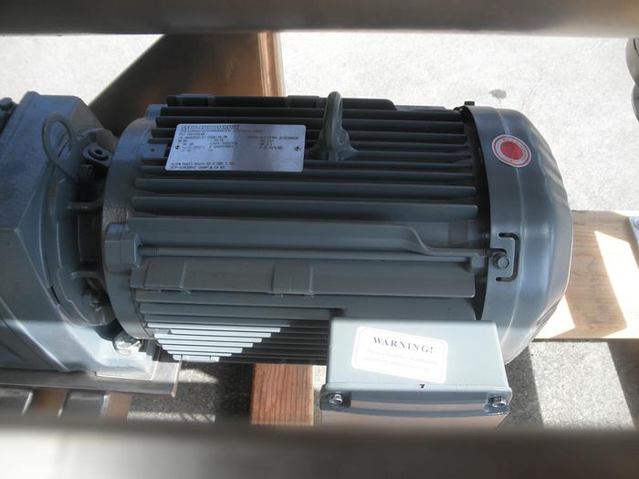 Used NEW – 5 CU. FT. RIBBON BLENDER – POLISHED S/S (#9343)